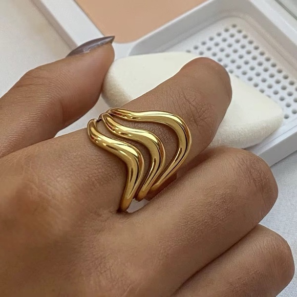 18K Gold Plated - Adjustable Ring - Picture 1 of 6
